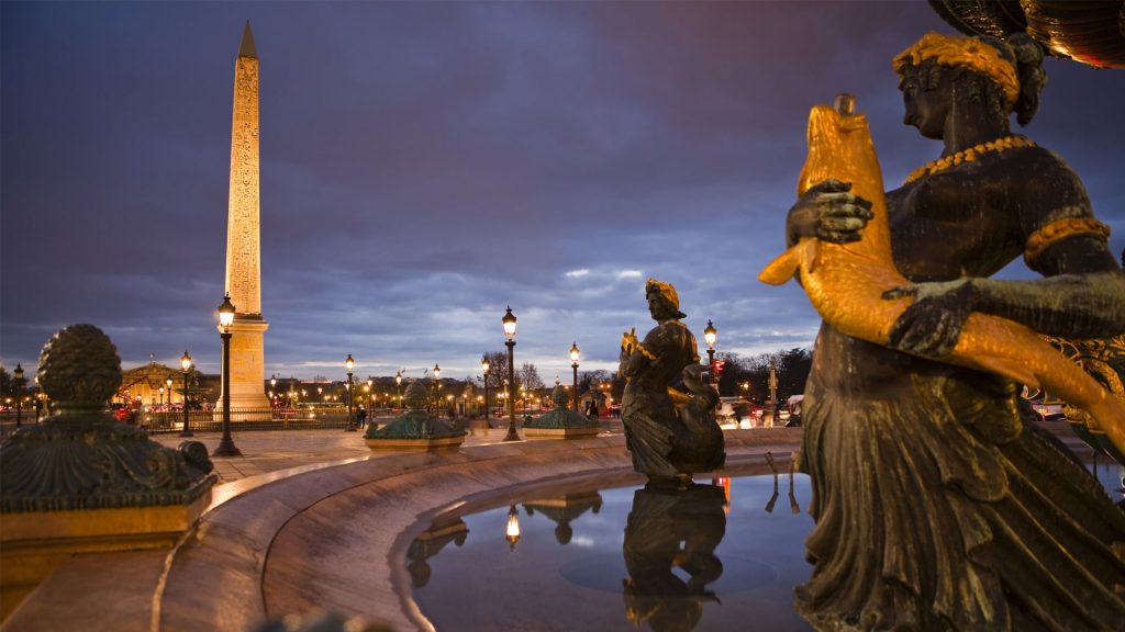 Vue de nuit sur Obélisque Place de la Concorde Paris France